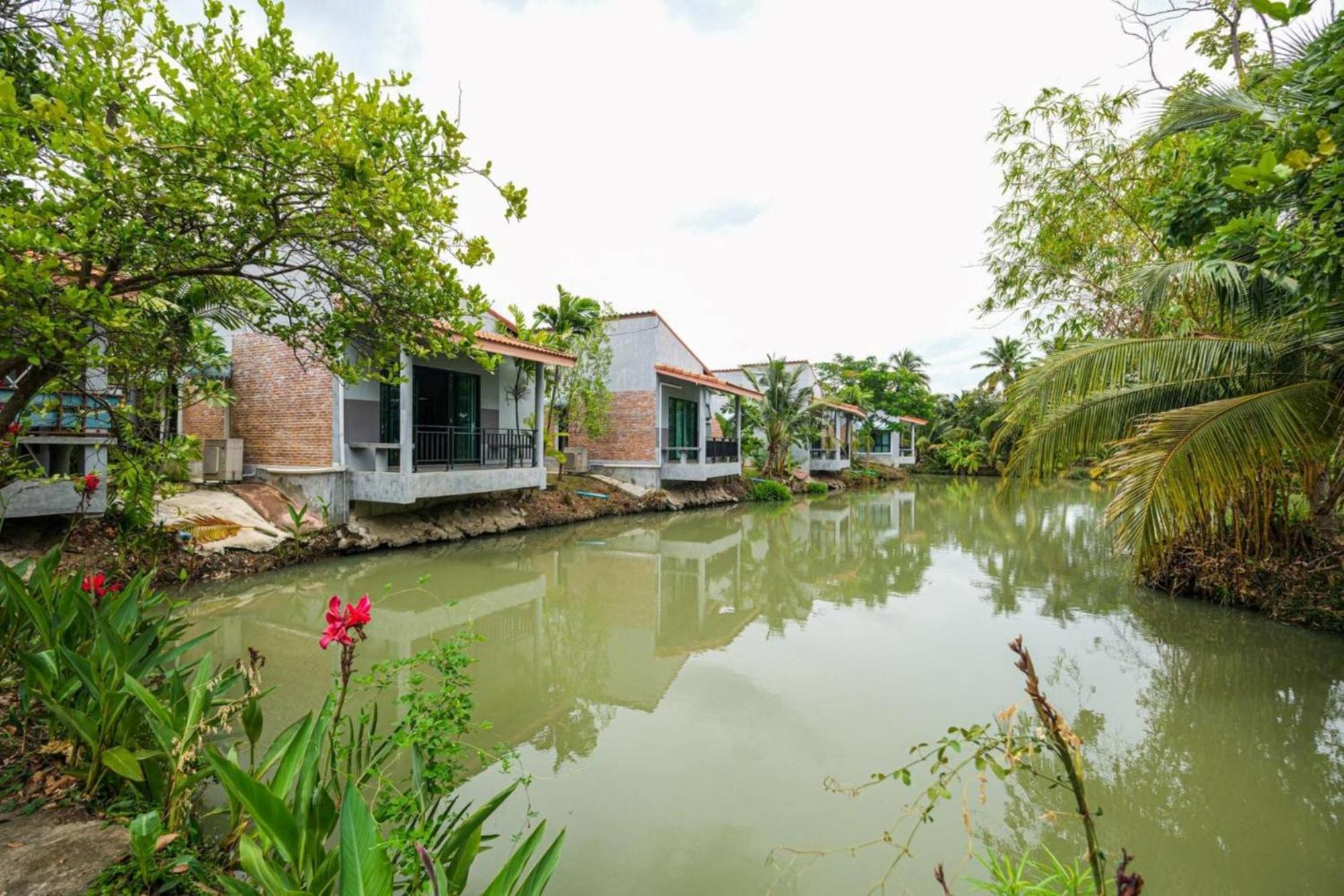 Busaya Resort Nakhon Pathom Bagian luar foto