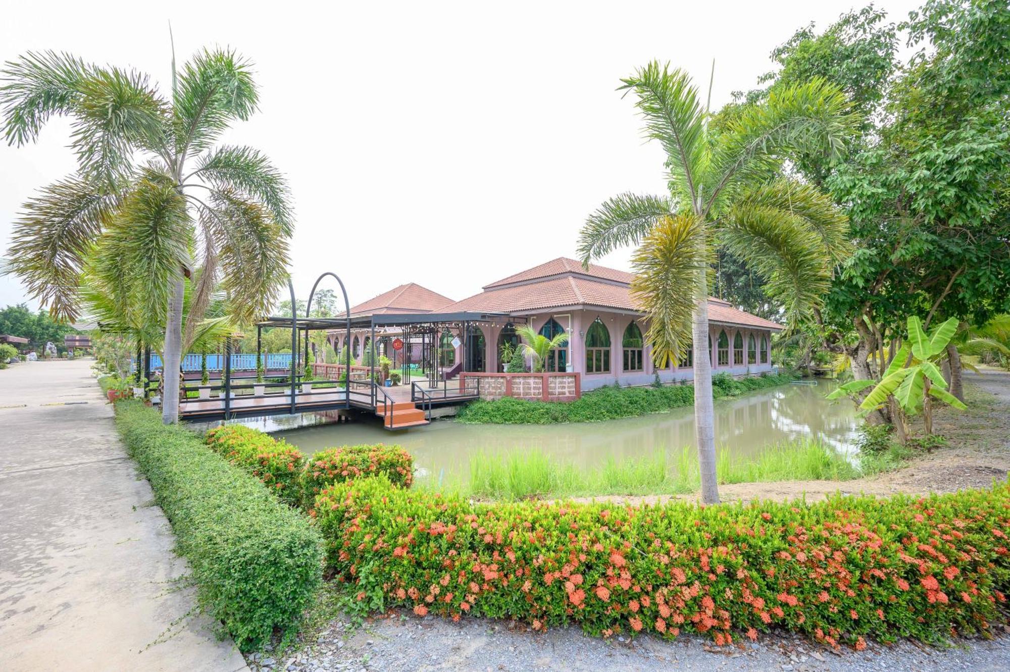 Busaya Resort Nakhon Pathom Bagian luar foto