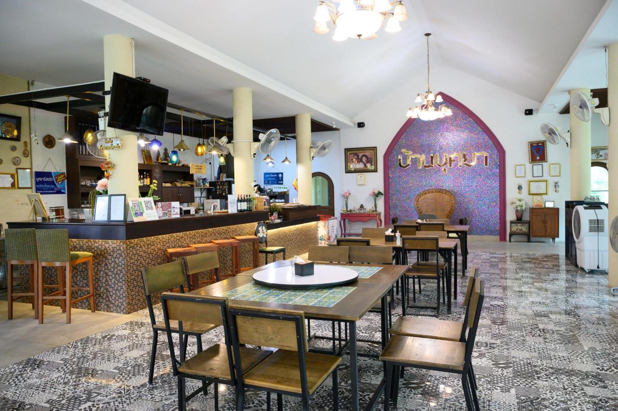 Busaya Resort Nakhon Pathom Bagian luar foto