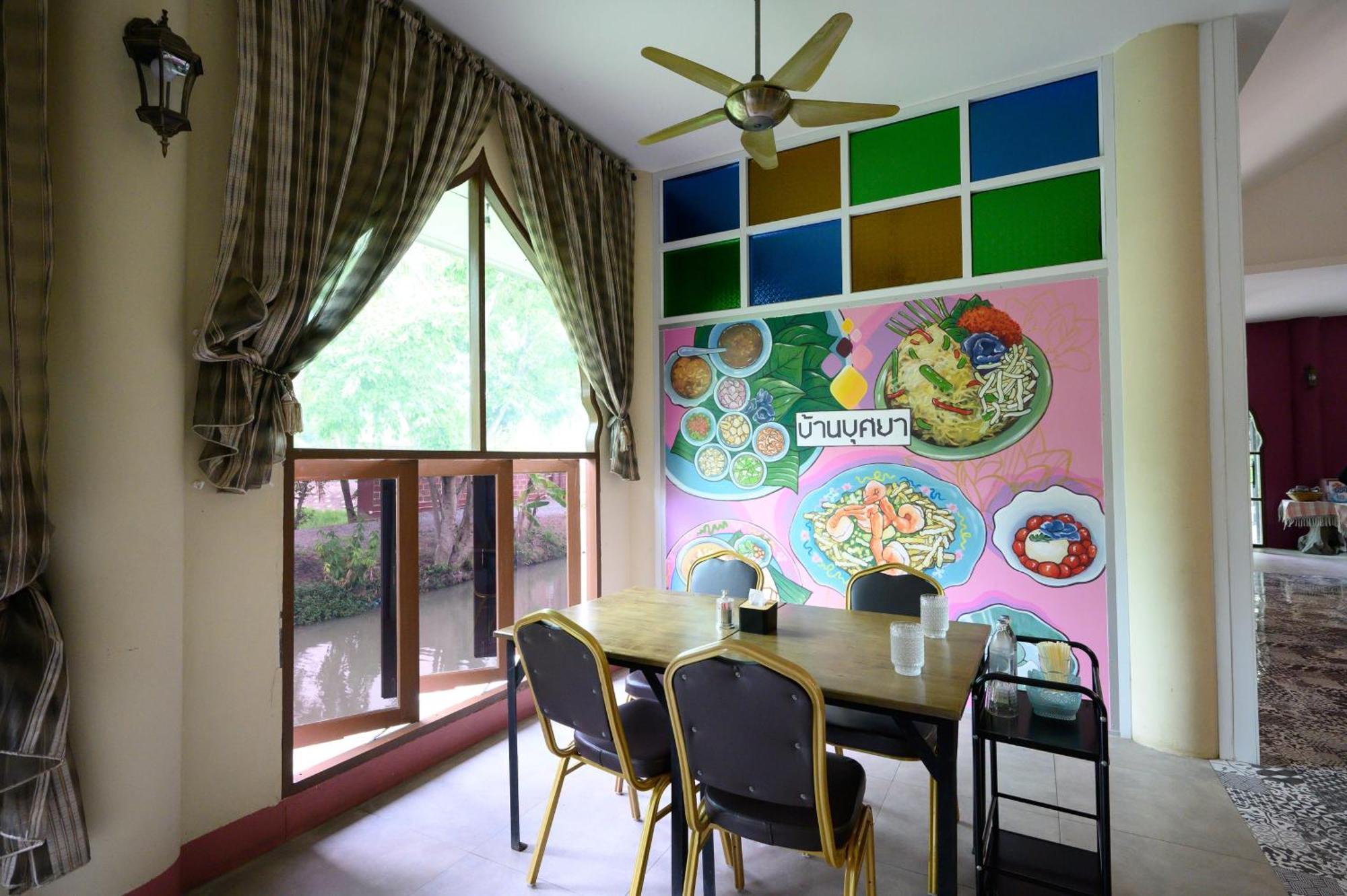 Busaya Resort Nakhon Pathom Bagian luar foto