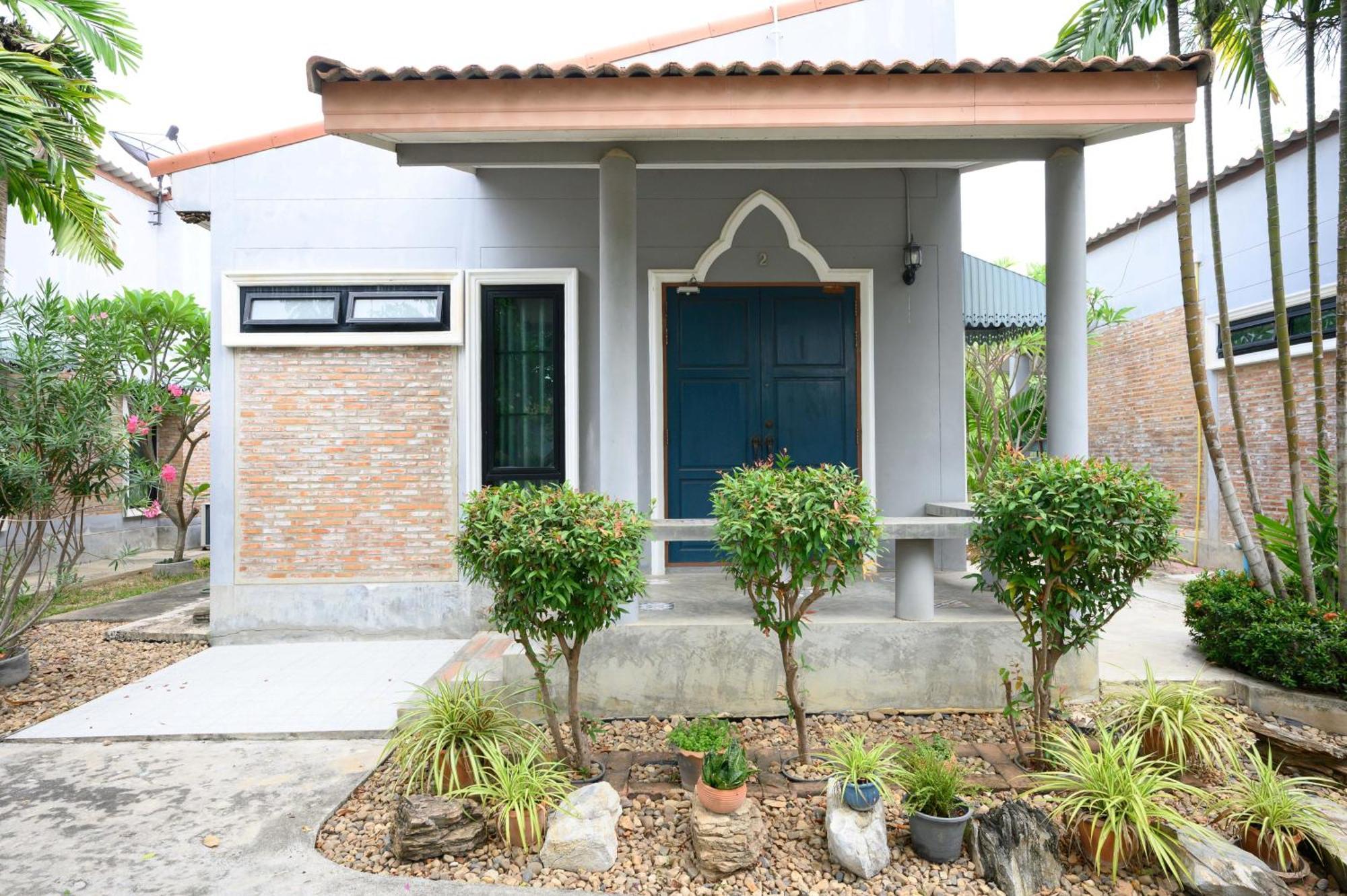 Busaya Resort Nakhon Pathom Bagian luar foto