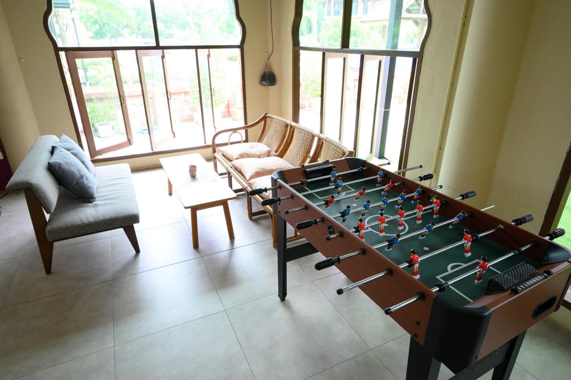 Busaya Resort Nakhon Pathom Bagian luar foto
