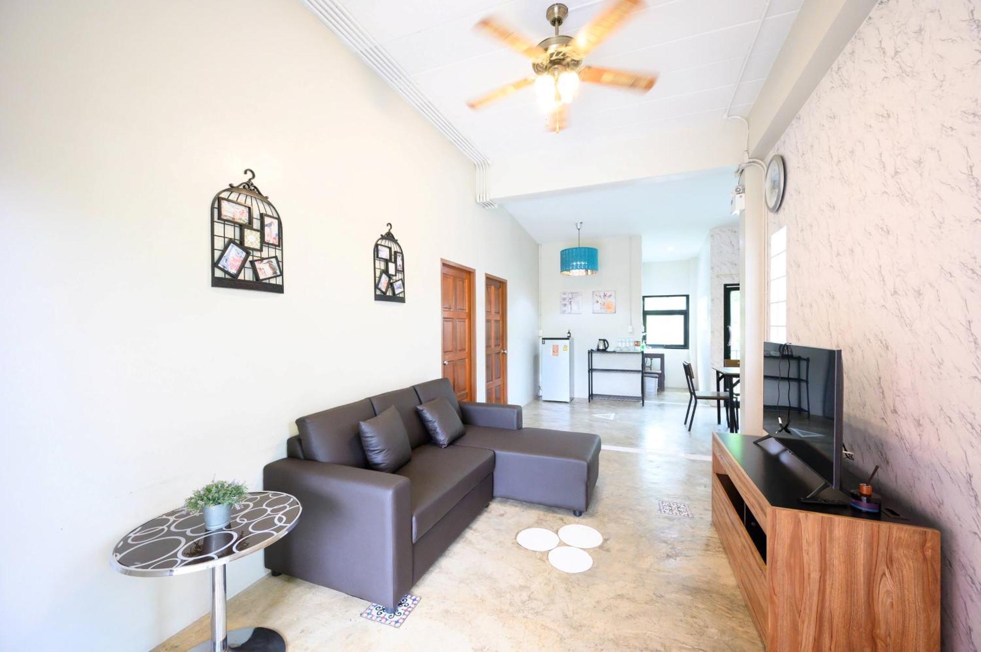 Busaya Resort Nakhon Pathom Bagian luar foto